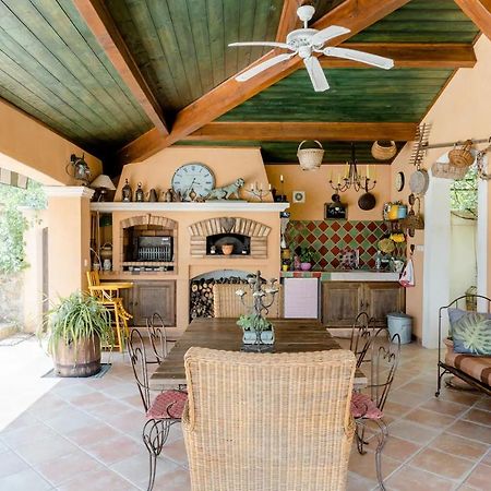 Agreable Chambre D'Hotes Avec Piscine Le Beausset Exterior photo